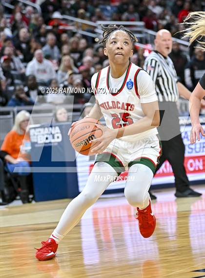 Thumbnail 1 in Warsaw vs. Lawrence North (IHSAA 4A State Final) photogallery.
