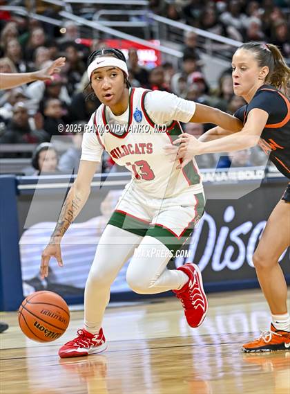 Thumbnail 1 in Warsaw vs. Lawrence North (IHSAA 4A State Final) photogallery.