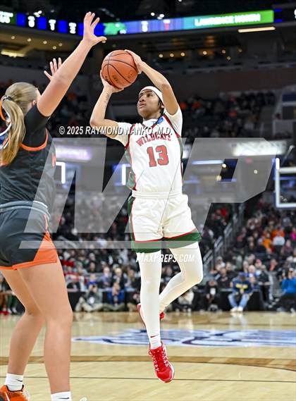 Thumbnail 3 in Warsaw vs. Lawrence North (IHSAA 4A State Final) photogallery.