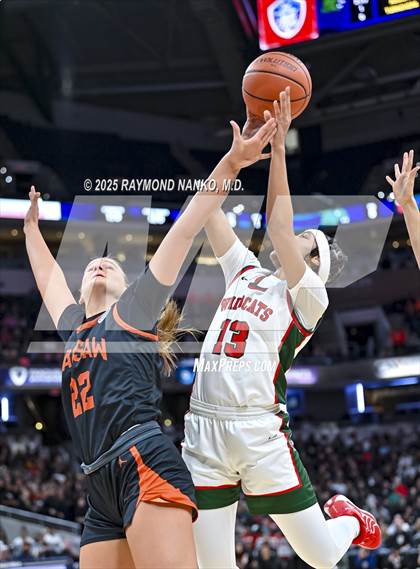 Thumbnail 3 in Warsaw vs. Lawrence North (IHSAA 4A State Final) photogallery.