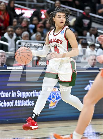 Thumbnail 1 in Warsaw vs. Lawrence North (IHSAA 4A State Final) photogallery.