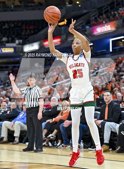 Thumbnail 2 in Warsaw vs. Lawrence North (IHSAA 4A State Final) photogallery.