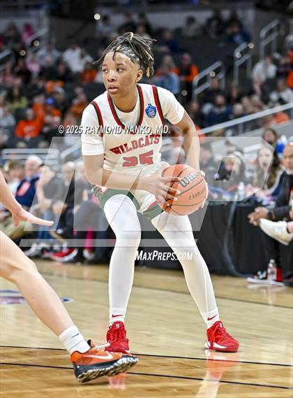 Thumbnail 2 in Warsaw vs. Lawrence North (IHSAA 4A State Final) photogallery.