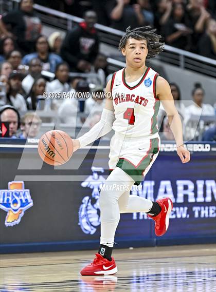 Thumbnail 2 in Warsaw vs. Lawrence North (IHSAA 4A State Final) photogallery.