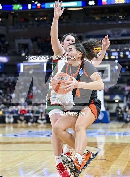 Thumbnail 1 in Warsaw vs. Lawrence North (IHSAA 4A State Final) photogallery.