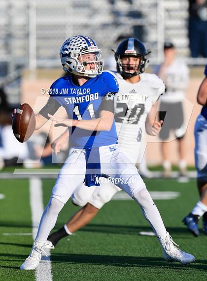 Thumbnail 2 in Stamford vs. Lindsay (UIL 2A Bi-District Playoff) photogallery.