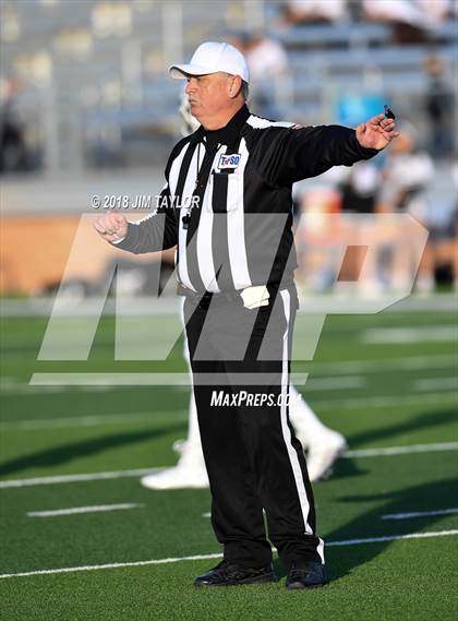 Thumbnail 1 in Stamford vs. Lindsay (UIL 2A Bi-District Playoff) photogallery.