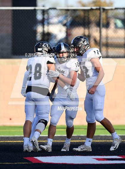 Thumbnail 3 in Stamford vs. Lindsay (UIL 2A Bi-District Playoff) photogallery.