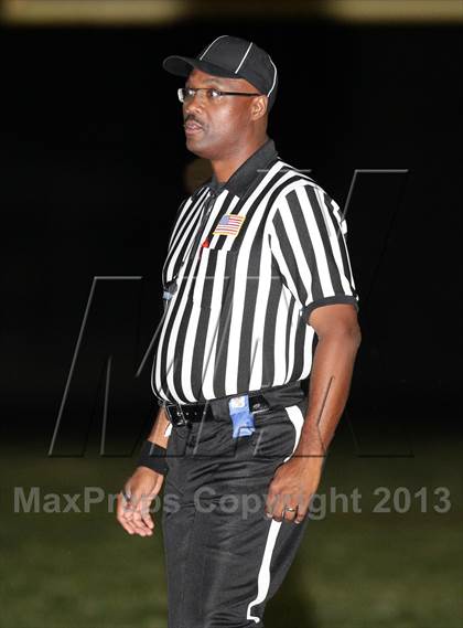 Thumbnail 1 in St. Genevieve vs. Mission Prep photogallery.