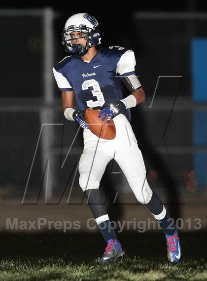 Thumbnail 3 in St. Genevieve vs. Mission Prep photogallery.