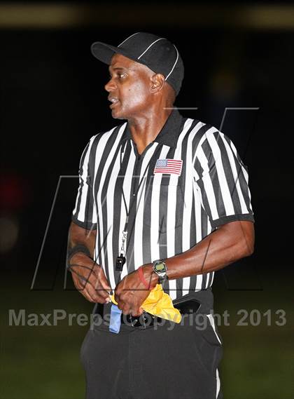 Thumbnail 2 in St. Genevieve vs. Mission Prep photogallery.