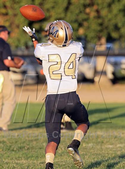 Thumbnail 1 in St. Genevieve vs. Mission Prep photogallery.