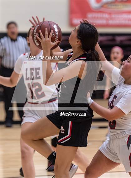 Thumbnail 1 in Churchill vs Lee photogallery.