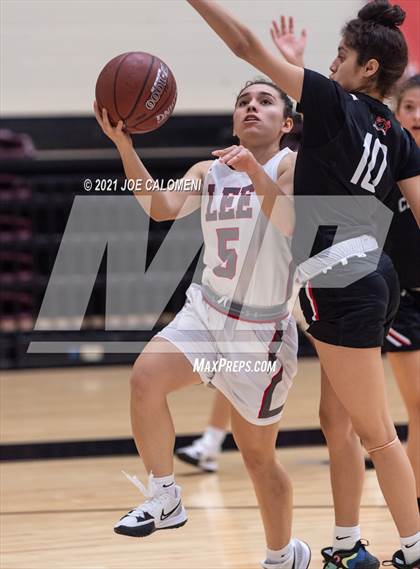Thumbnail 3 in Churchill vs Lee photogallery.