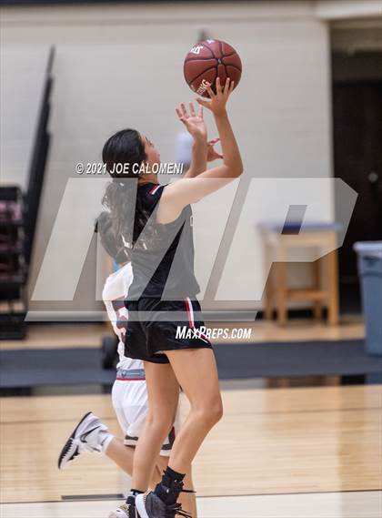 Thumbnail 3 in Churchill vs Lee photogallery.