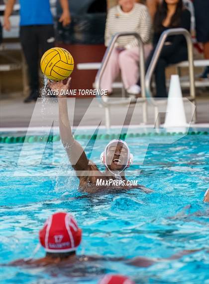 Thumbnail 2 in Santa Ana vs. Tustin photogallery.