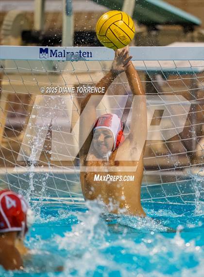 Thumbnail 3 in Santa Ana vs. Tustin photogallery.