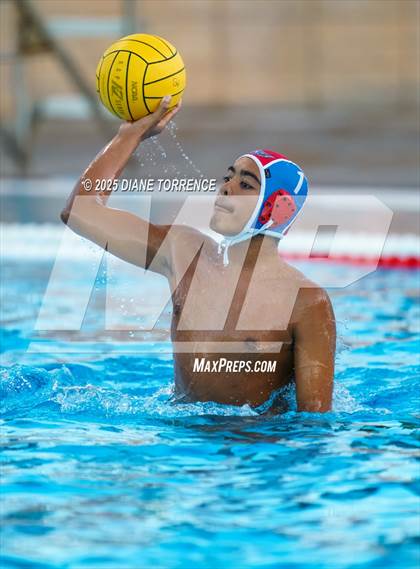 Thumbnail 2 in Santa Ana vs. Tustin photogallery.