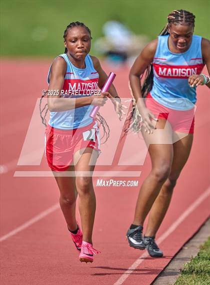 Thumbnail 3 in Dave Bethany Relays (4x400M) photogallery.