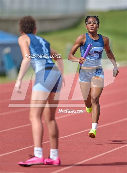 Thumbnail 3 in Dave Bethany Relays (4x400M) photogallery.