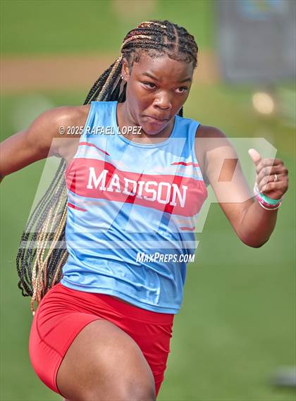 Thumbnail 3 in Dave Bethany Relays (4x400M) photogallery.