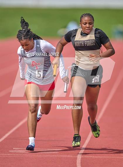 Thumbnail 2 in Dave Bethany Relays (4x400M) photogallery.