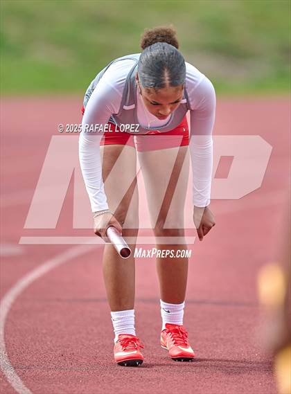 Thumbnail 2 in Dave Bethany Relays (4x400M) photogallery.