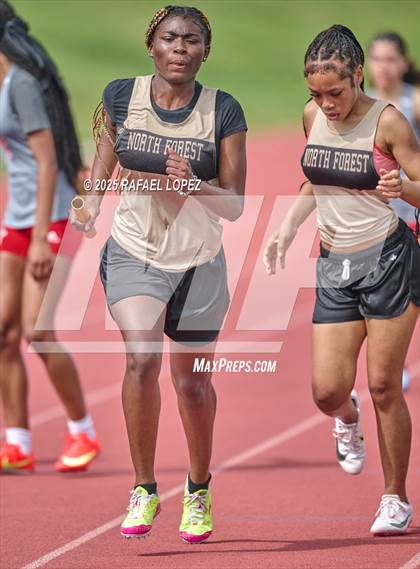 Thumbnail 3 in Dave Bethany Relays (4x400M) photogallery.