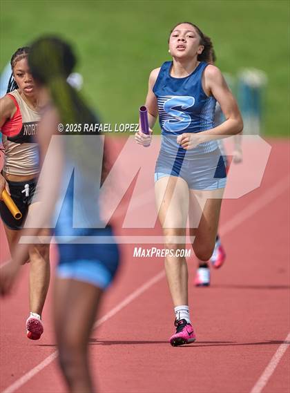 Thumbnail 1 in Dave Bethany Relays (4x400M) photogallery.