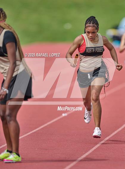 Thumbnail 2 in Dave Bethany Relays (4x400M) photogallery.