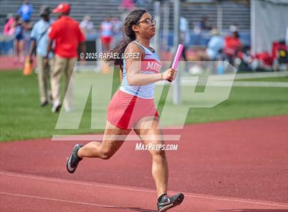 Thumbnail 1 in Dave Bethany Relays (4x400M) photogallery.