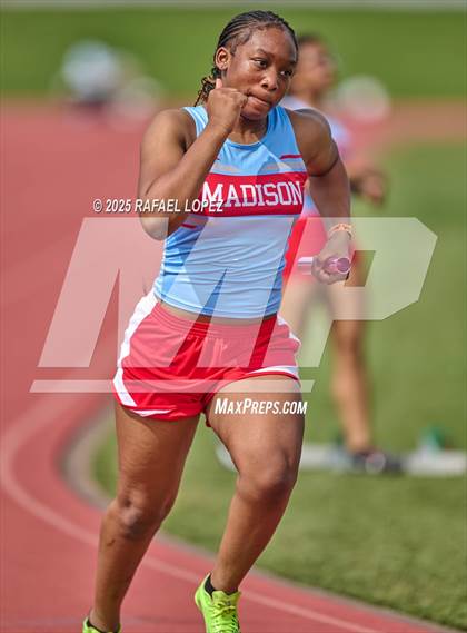 Thumbnail 2 in Dave Bethany Relays (4x400M) photogallery.