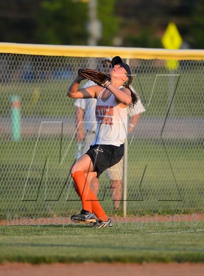 Thumbnail 3 in Wayland-Cohocton vs Attica (Section 5 Class BB Final) photogallery.