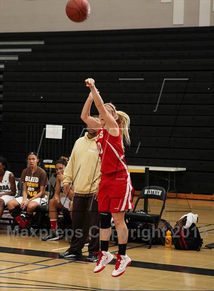 Thumbnail 1 in Serra vs. Cathedral Catholic (So Cal Holiday Classic) photogallery.
