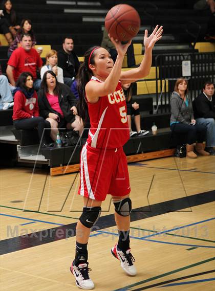 Thumbnail 3 in Serra vs. Cathedral Catholic (So Cal Holiday Classic) photogallery.
