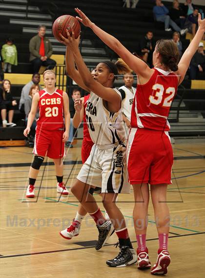 Thumbnail 3 in Serra vs. Cathedral Catholic (So Cal Holiday Classic) photogallery.