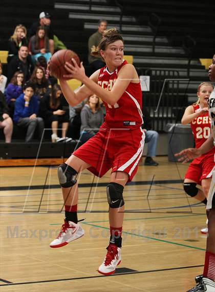 Thumbnail 2 in Serra vs. Cathedral Catholic (So Cal Holiday Classic) photogallery.