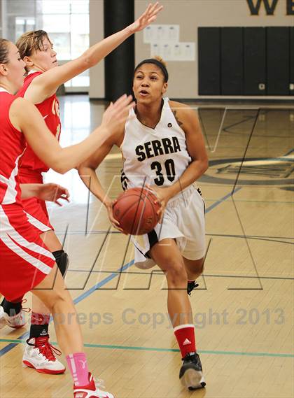 Thumbnail 2 in Serra vs. Cathedral Catholic (So Cal Holiday Classic) photogallery.