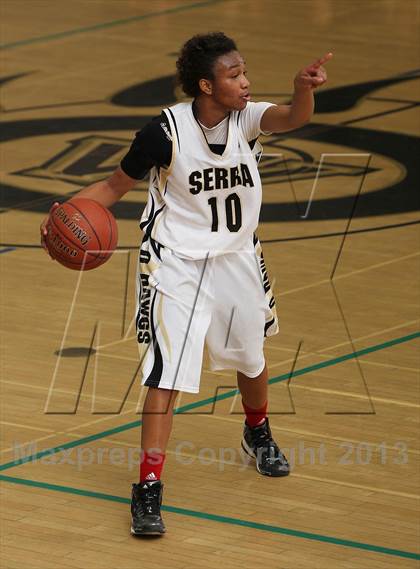 Thumbnail 3 in Serra vs. Cathedral Catholic (So Cal Holiday Classic) photogallery.