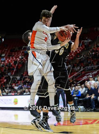 Thumbnail 3 in Timpview vs. Highland (UHSAA 4A Semifinal) photogallery.