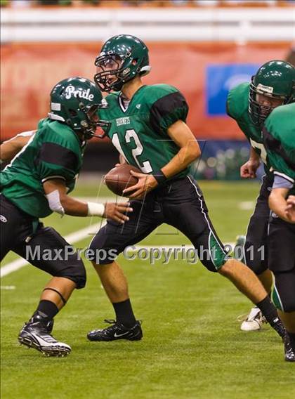 Thumbnail 3 in Fayetteville-Manlius vs. Corning (Syracuse Kickoff Classic) photogallery.