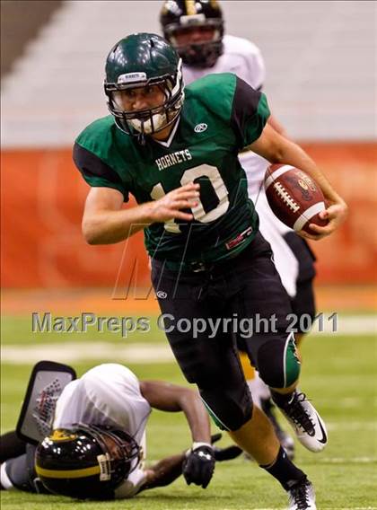 Thumbnail 1 in Fayetteville-Manlius vs. Corning (Syracuse Kickoff Classic) photogallery.