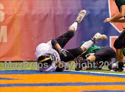 Thumbnail 1 in Fayetteville-Manlius vs. Corning (Syracuse Kickoff Classic) photogallery.