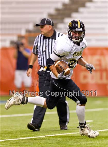 Thumbnail 1 in Fayetteville-Manlius vs. Corning (Syracuse Kickoff Classic) photogallery.