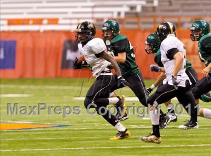 Thumbnail 3 in Fayetteville-Manlius vs. Corning (Syracuse Kickoff Classic) photogallery.