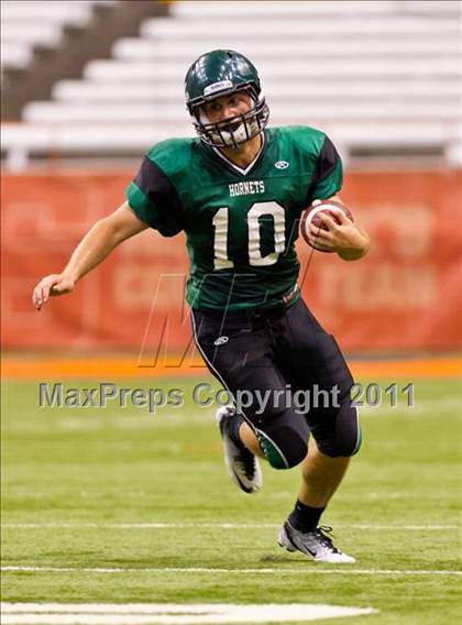 Thumbnail 1 in Fayetteville-Manlius vs. Corning (Syracuse Kickoff Classic) photogallery.