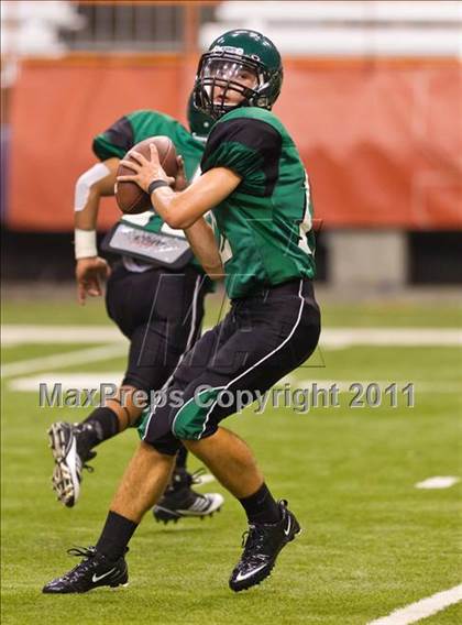 Thumbnail 1 in Fayetteville-Manlius vs. Corning (Syracuse Kickoff Classic) photogallery.