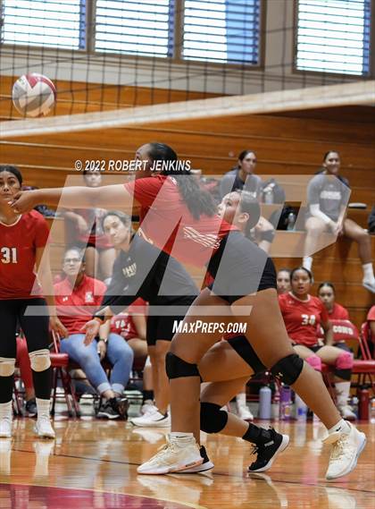 Thumbnail 1 in Kahuku @ Kalani photogallery.