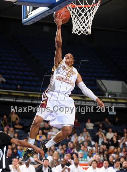 Thumbnail 2 in Oaks Christian vs. Buckley (CIF SS 4A Final) photogallery.
