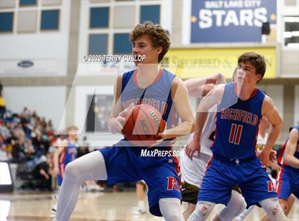 Thumbnail 3 in Richfield vs. Emery (UHSAA 3A Semifinal) photogallery.